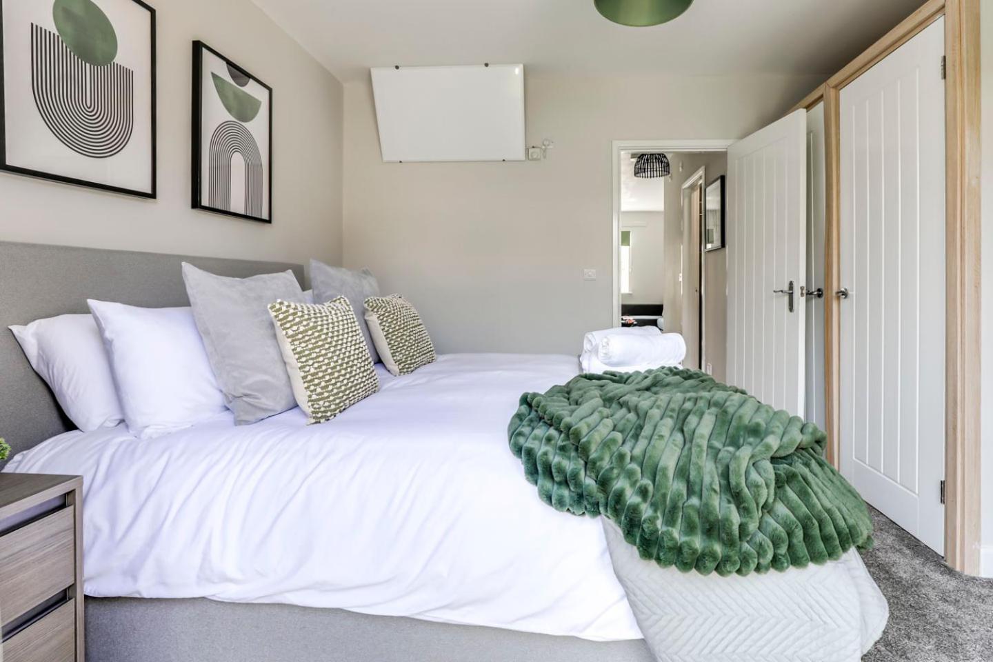 Stunning Garden Flat, Free Parking, Minutes From Harry Potter Watford (Hertfordshire)