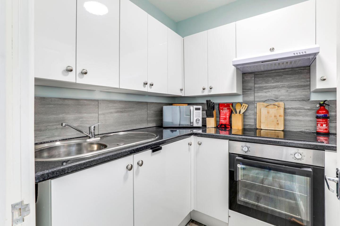 Stunning Garden Flat, Free Parking, Minutes From Harry Potter *