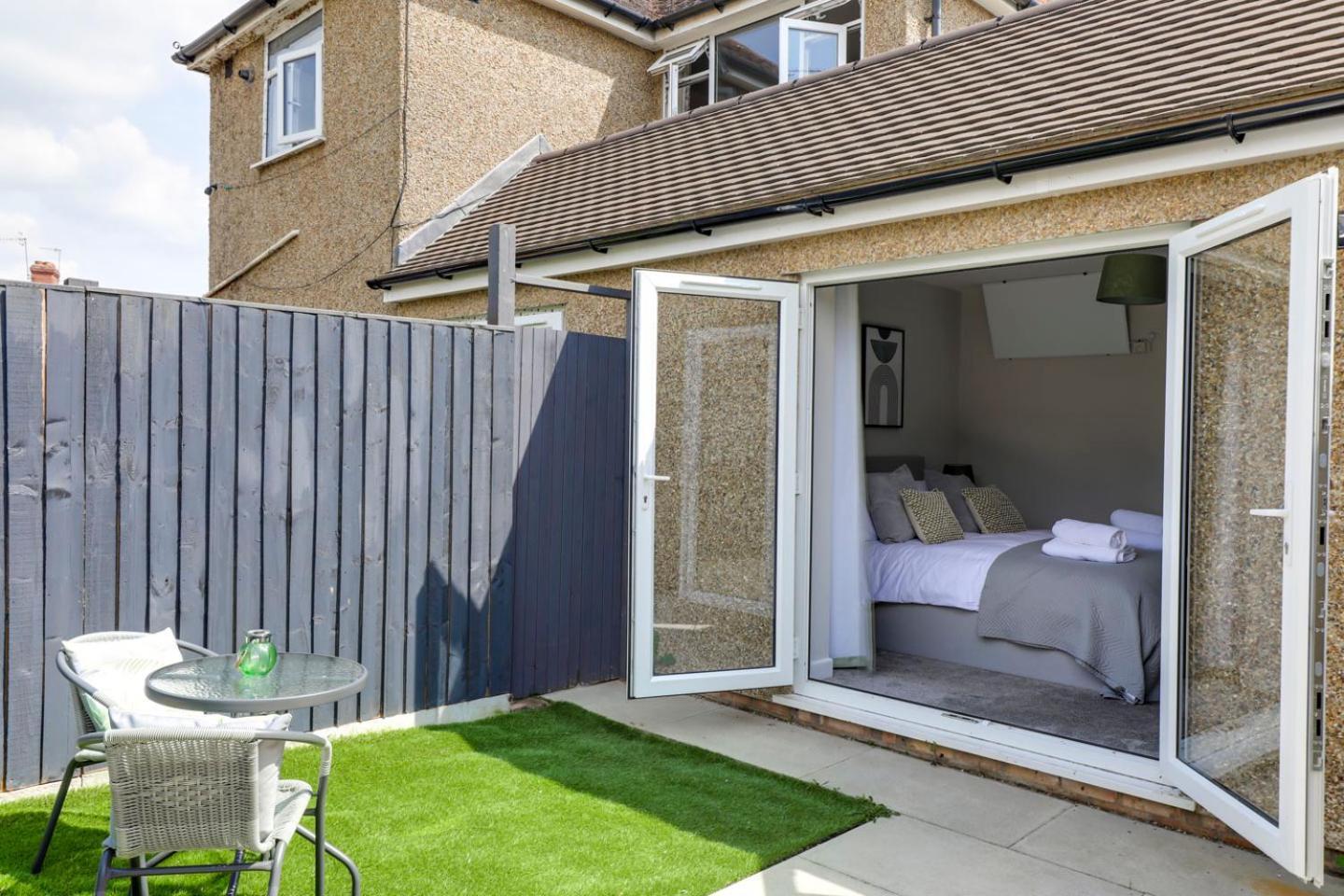 Apartment Stunning Garden Flat, Free Parking, Minutes From Harry Potter Watford (Hertfordshire)